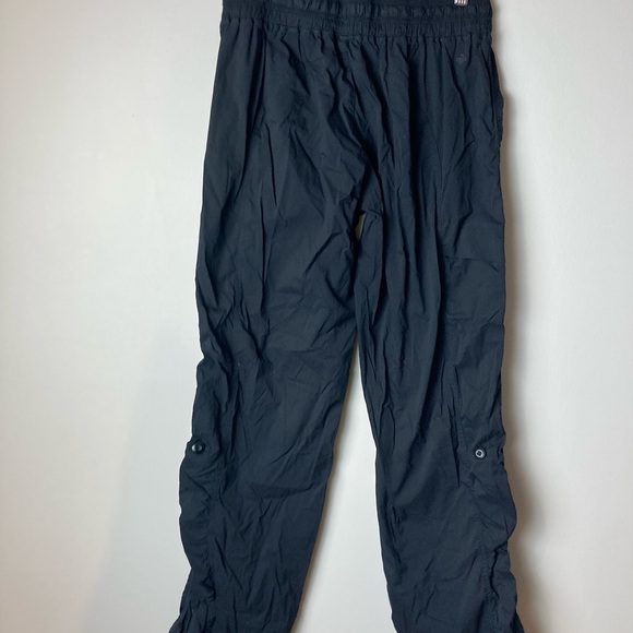 black pants - Picture 4 of 5